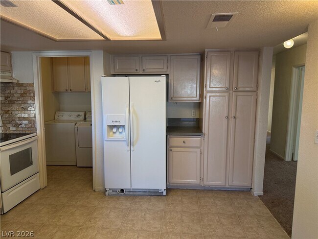 Building Photo - 720 Sea Pines Ln