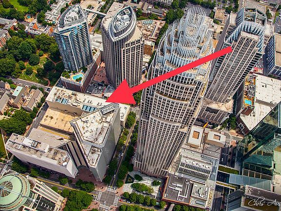 Building Photo - 127 N Tryon St