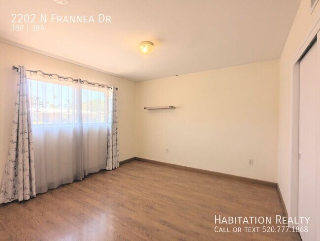 Building Photo - 2202 N Frannea Dr