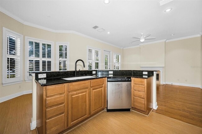 Building Photo - 924 Hemingway Cir