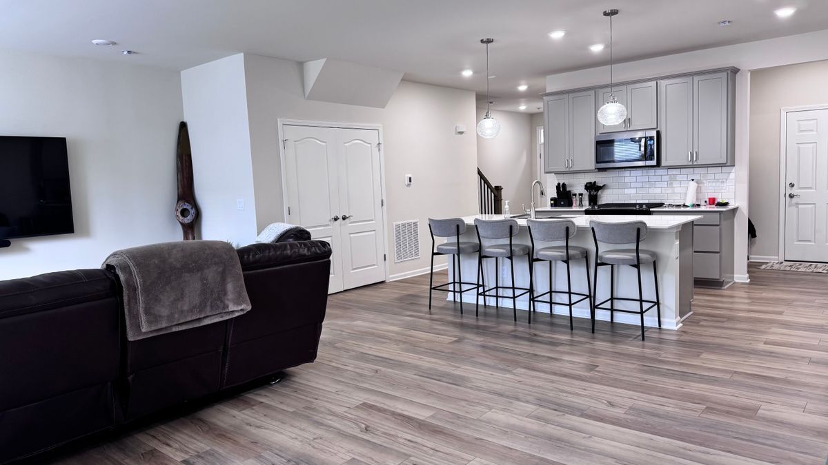 Building Photo - 1445 Superior Dr