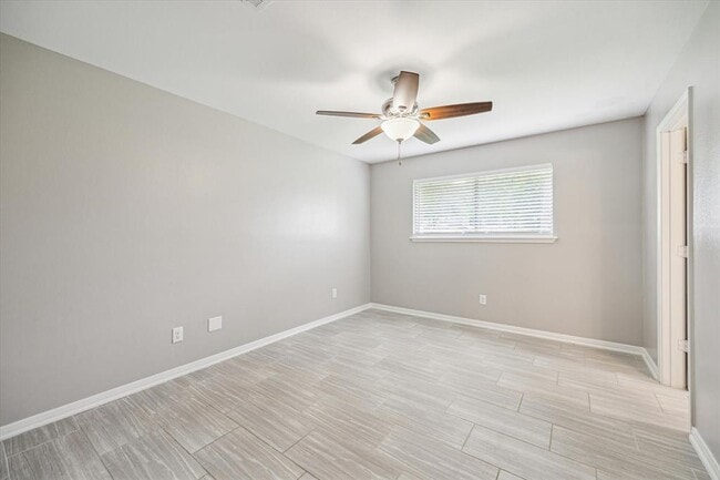 Building Photo - 13910 E Cypress Forest Dr