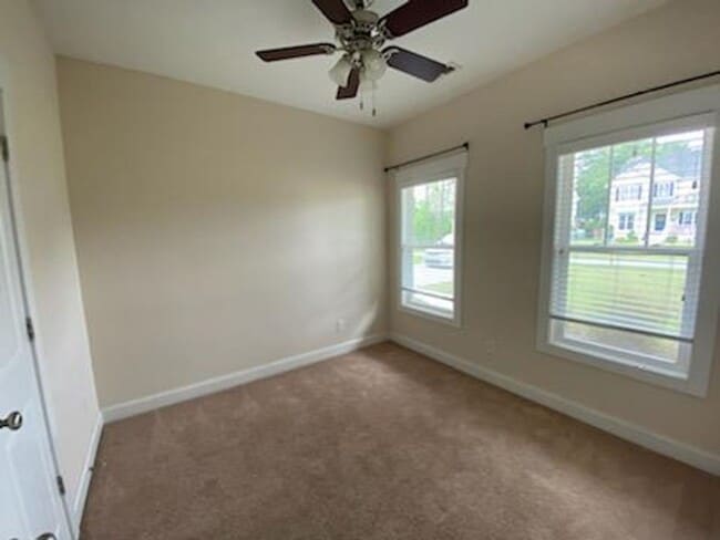 Building Photo - 3 Bed, 2 Bath unfurnished home with Bonus room in Escoba Bay!