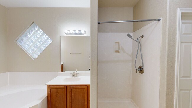 Building Photo - $2,095 FOR A GORGEOUS HOME BY FORT HOOD!