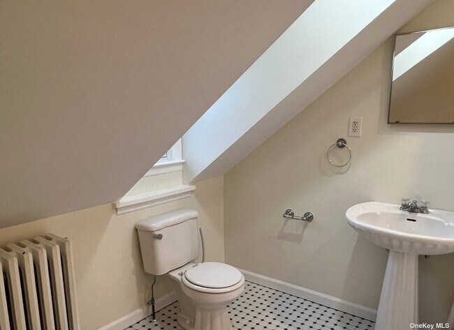 Building Photo - 134 Glenwood Rd