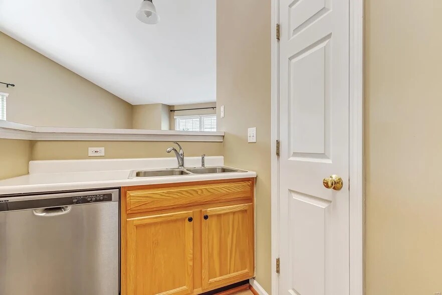 Building Photo - 115 Timber Creek Dr