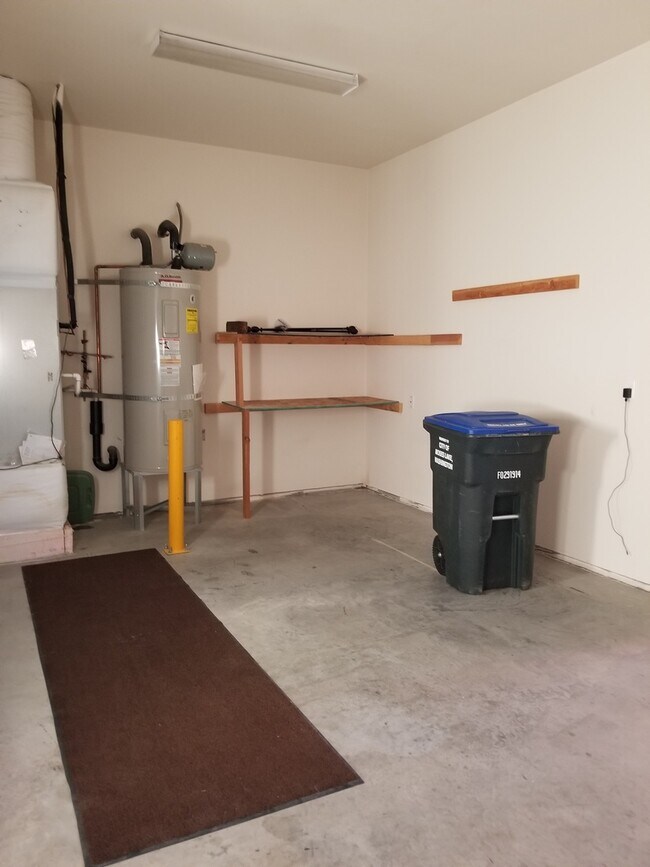 Building Photo - Cove West Home