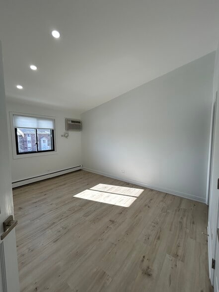 Building Photo - 18 Echo Ct