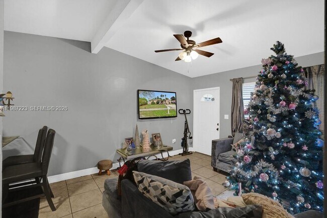 Building Photo - 3500 SW 37th St