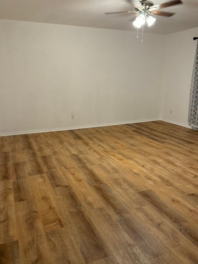 Building Photo - 8800 Cedros Ave