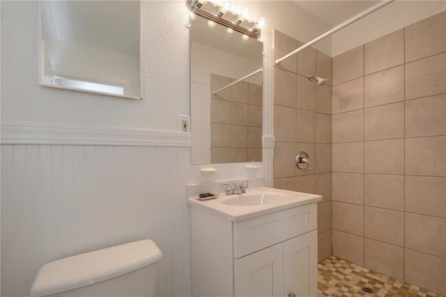 Building Photo - 1510 Northridge Dr