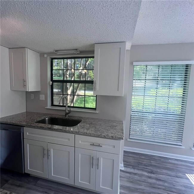 Building Photo - 3045 Steeplechase Dr