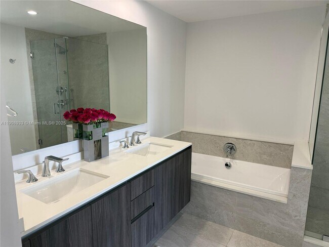 Building Photo - 488 NE 18th St