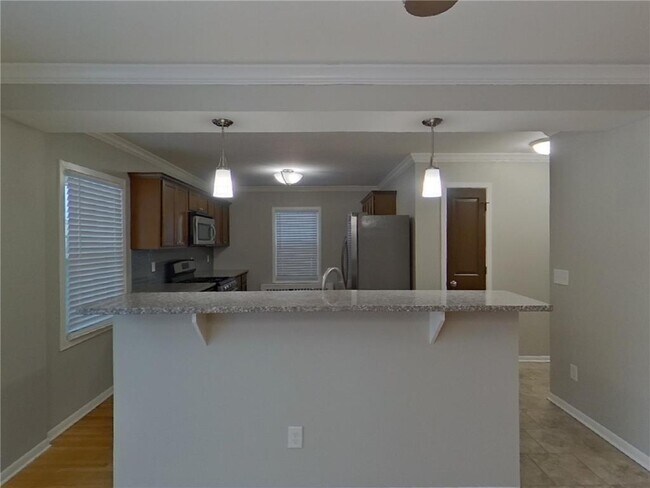 Building Photo - 803 Willard St W