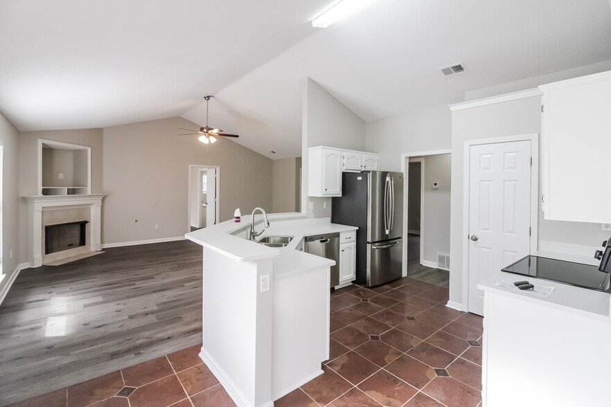 Building Photo - 6736 Quimby Dr