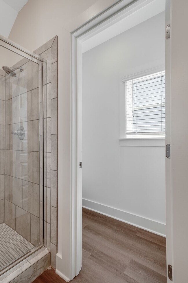 Building Photo - Pet-Friendly Home with Work-From-Home Space