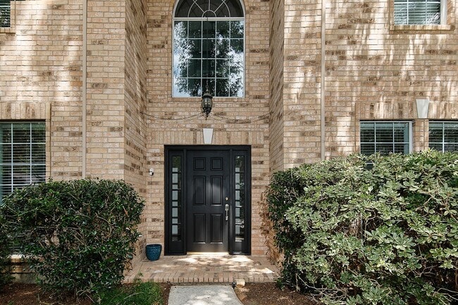 Building Photo - 27 Bluff Creek Pl