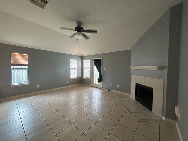 Building Photo - 17235 Glenpatti Dr