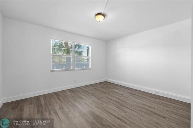 Building Photo - 2202 Lucaya Bend