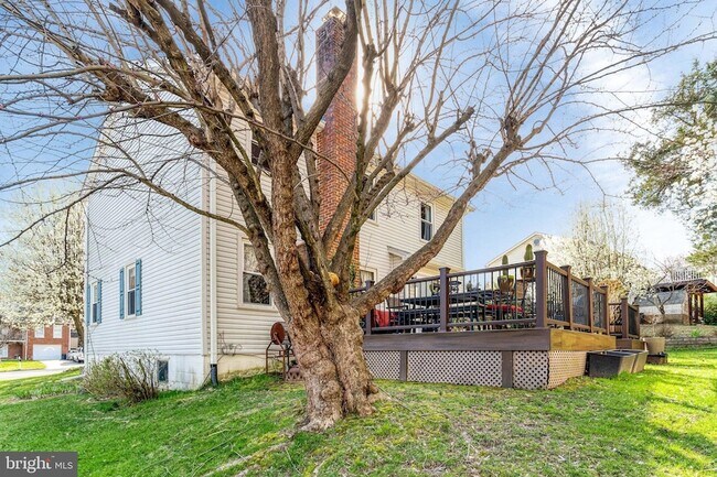 Building Photo - 6302 Shiplett Blvd