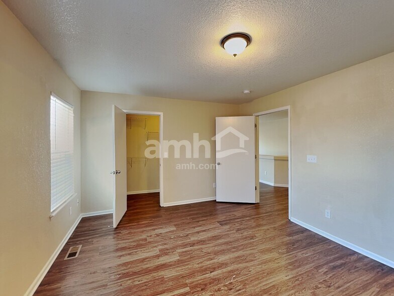 Building Photo - 19746 E 50th Ave