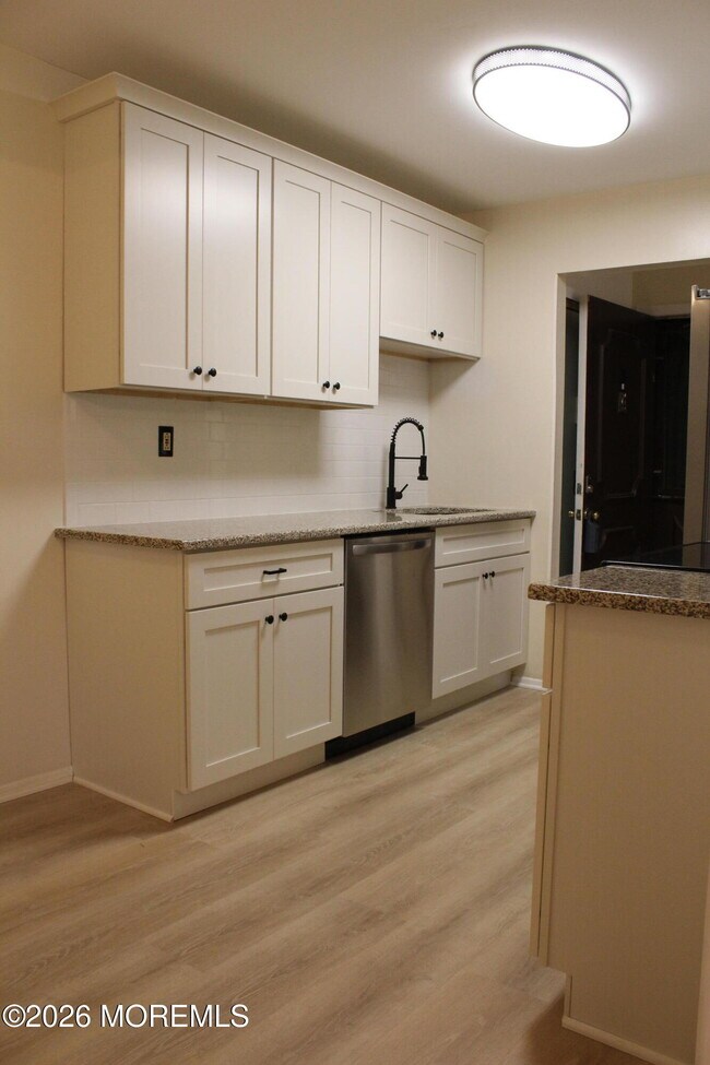 Building Photo - 7 Pine Cluster Cir