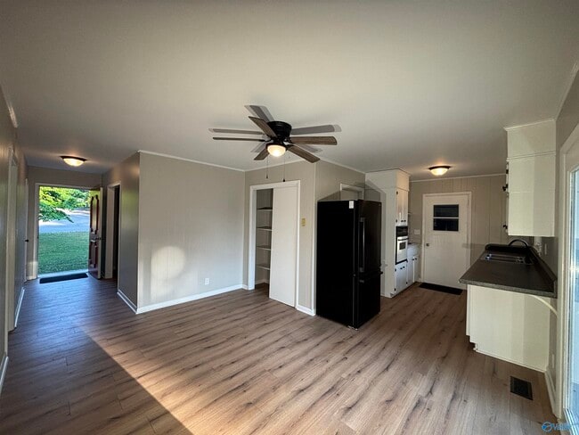 Building Photo - 510 Clift Dr
