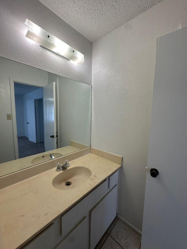 Building Photo - 9019 Sawtooth Ln