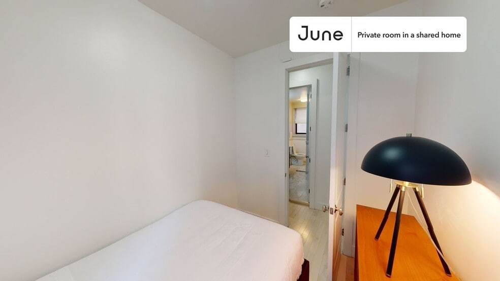 Building Photo - Room in Shared 4 bed/2 bath home in West Harlem