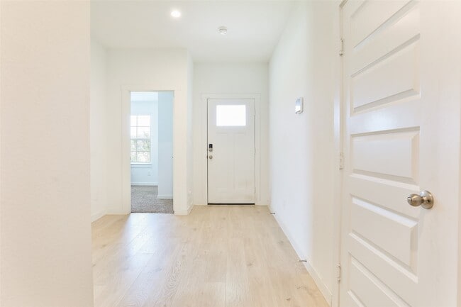 Building Photo - 31615 Chollerford Ct