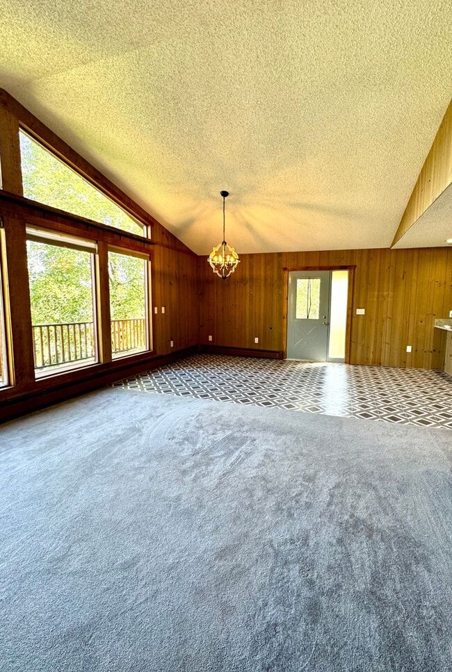 Building Photo - LAKEFRONT LIVING!