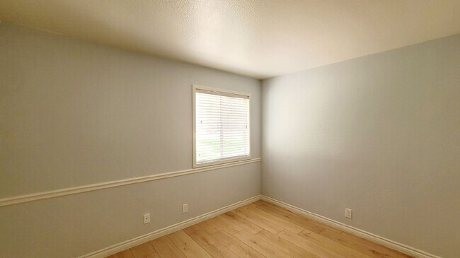 Building Photo - 4960 Indian River Dr