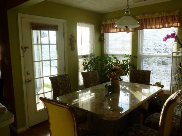 Building Photo - 5610 Avonshire Pl