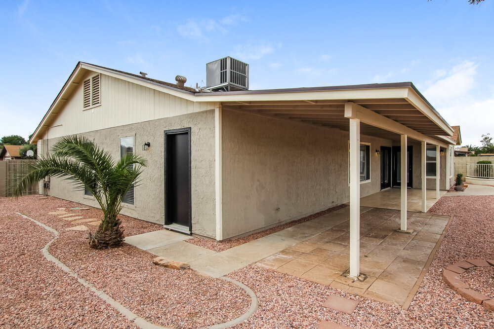 Building Photo - 10008 W Highland Ave