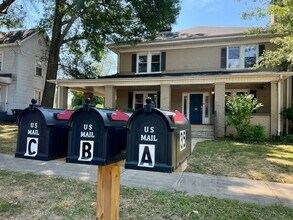 Building Photo - 35 Perry Ave