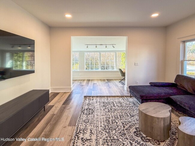 Building Photo - 18 Rock City Rd