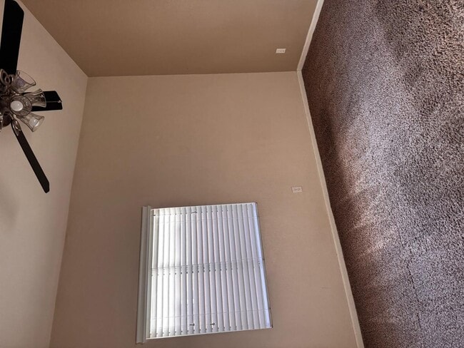 Building Photo - 979 E Brentrup Dr