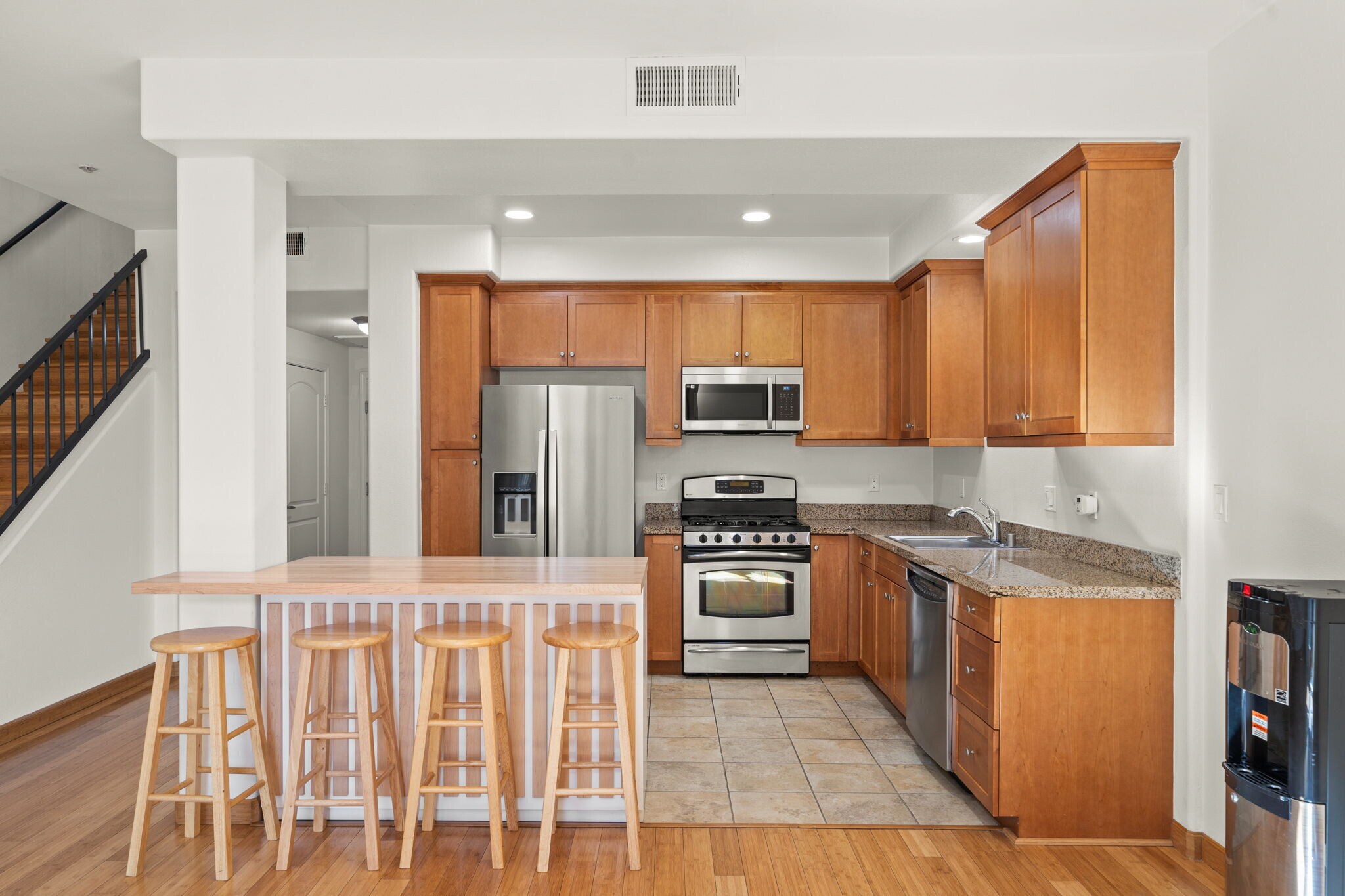 Building Photo - 360 W Ave 26 Ave