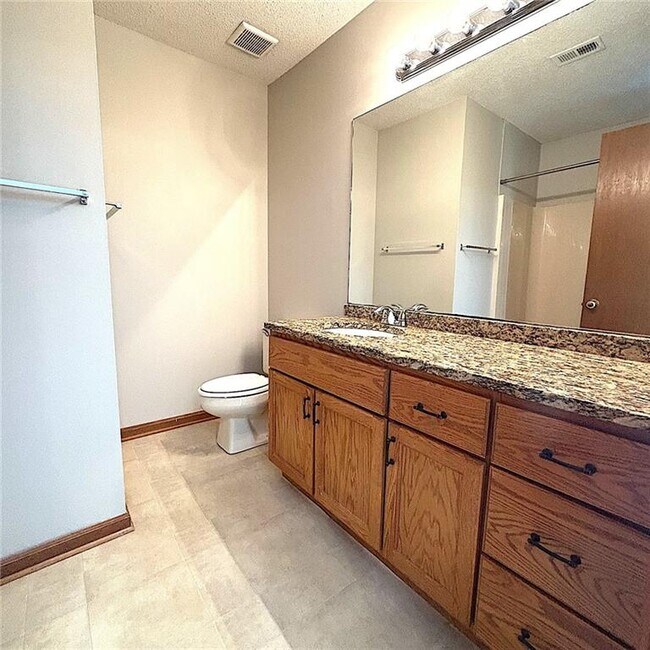 Building Photo - 1226 Shannon Way SW