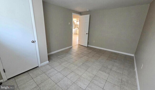 Building Photo - 4400 4th St