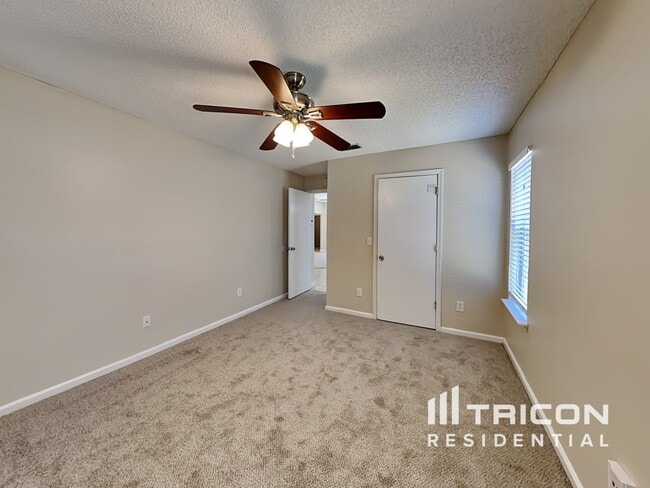 Building Photo - 920 Majestic Cypress Dr N