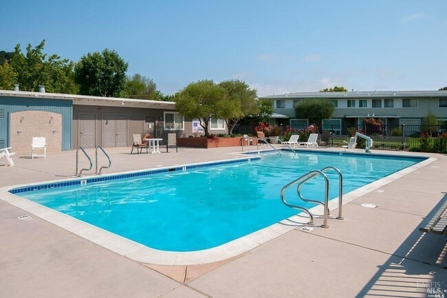 Building Photo - 1060 Los Gamos Rd