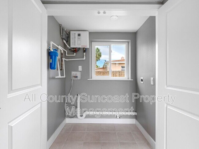 Building Photo - 540 80th Ave