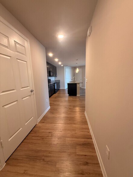 Building Photo - 3335 Grant Cove Cir