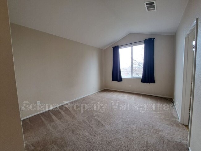 Building Photo - 849 Chateau Cir