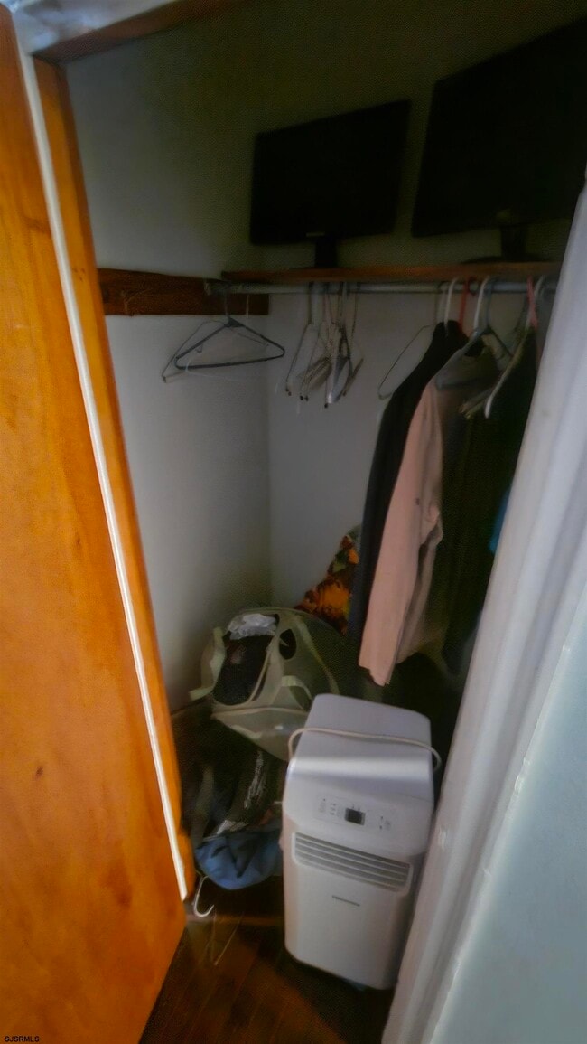 Building Photo - 130 Wilmer St