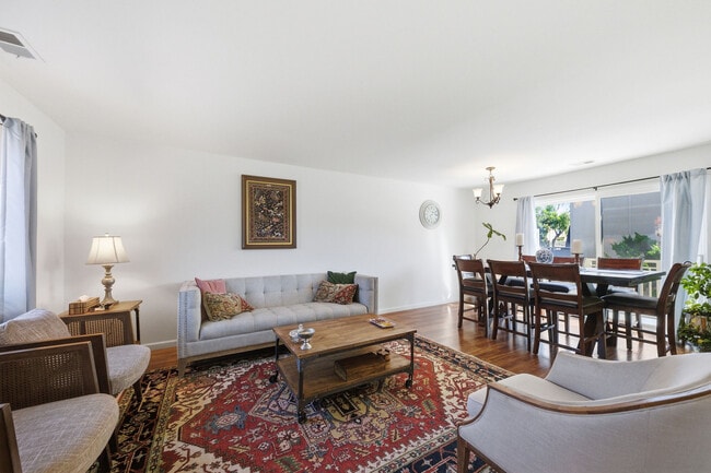 Building Photo - 1208 Admiralty Ln