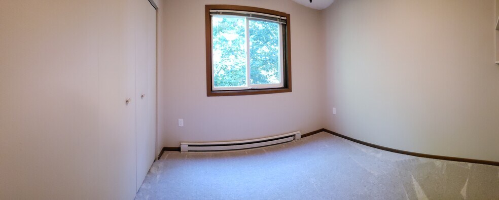 Building Photo - 720 W Village Rd