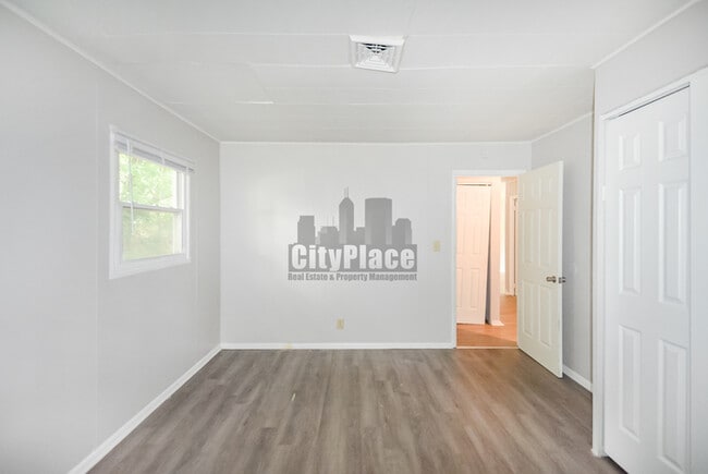 Building Photo - 5801 Westhaven Dr
