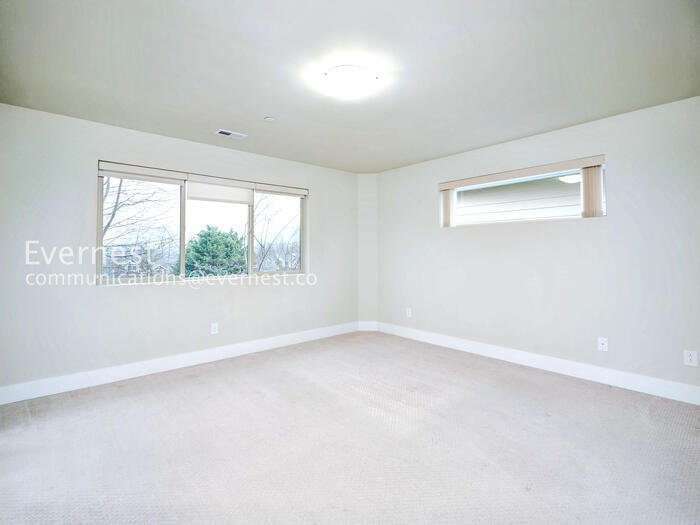 Building Photo - 14830 16th Pl W